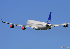 「青い日」 SAS A340-313 OY-KBI 飛び立ち