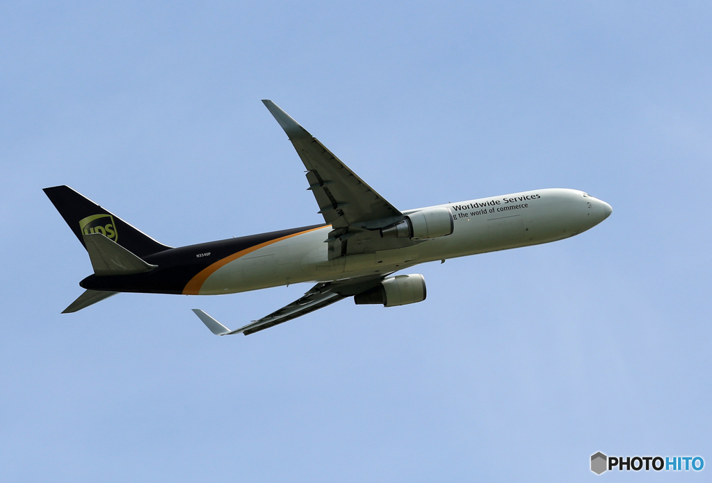 「あおぞら」 UPS 767-34AF N334UP Takeoff