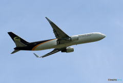 「あおぞら」 UPS 767-34AF N334UP Takeoff