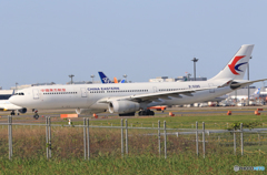 「晴れ」 中国東方 A330-343 B-6085 飛び立ち