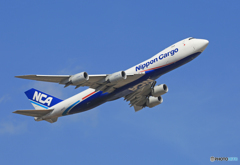 「青い空」が一番 NCA 747-8KZF JA17KZ 出発