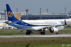 [青い空] マンダリン航空 ERJ-190AR 離陸です