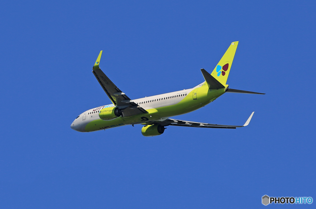 「晴れ」 JIN AIR 737-8SH HL8014 飛び立ちです