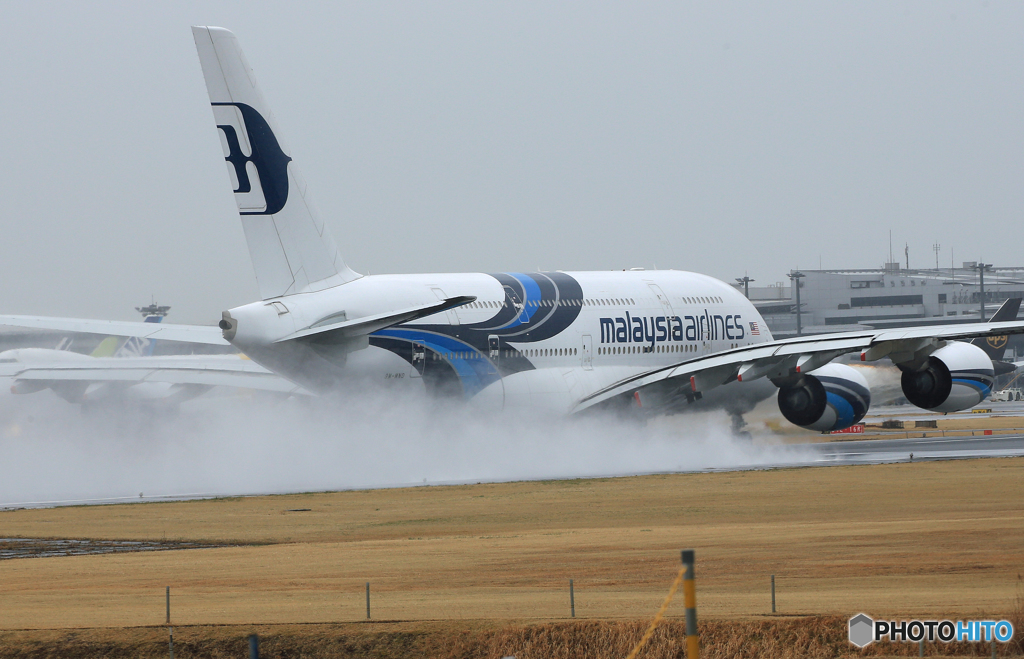  「晴れ」?  Malaysia A380-841 9M-MND Takeoff