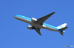  「晴れ」KLM 777-200 PH-BQB 出発