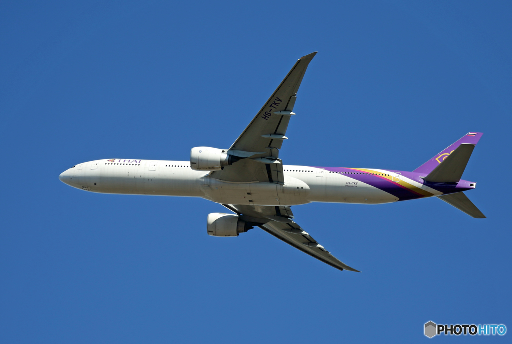 「青色が好き」 THAI 777-3D7 HS-TKV 離陸