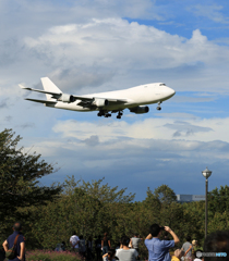 「青い空」が一番ホワイトアトラス 747-400  Landing