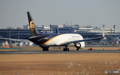  「青が好き」 UPS 767-34AF N351UP 離陸