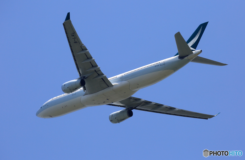 「スカイ」 Cathay A330-343 B-LAL 離陸です