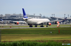 「青が好き」SAS A340-313 LN-RKG離陸