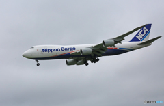 「☁」 NCA 747-8KZF JA11KZ 飛び立ち