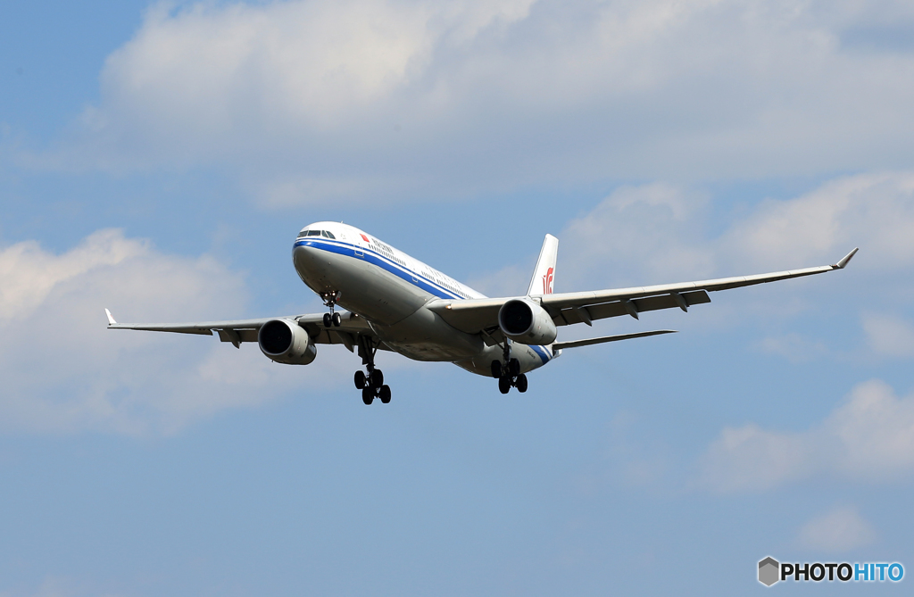 「良い天気」 China A330-300 B-8577 着陸