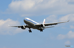 「良い天気」 China A330-300 B-8577 着陸