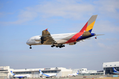 「スカイ」 ASIANA A380-841 HL7625 空港・風景