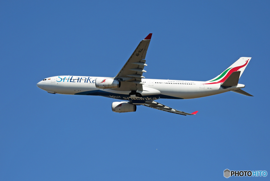 「青が大好き」SriLankan A330-343 4R-ALL Takeoff