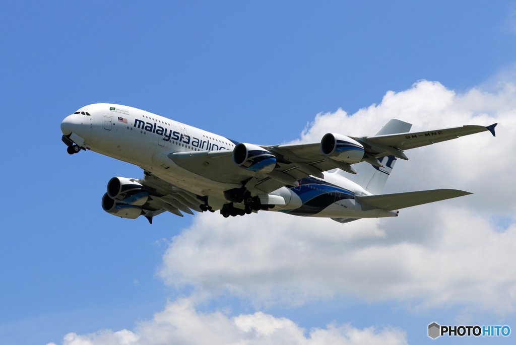 ☀「青い空」が一番 Mlaysia A380-841 9M-MNE飛ぶ