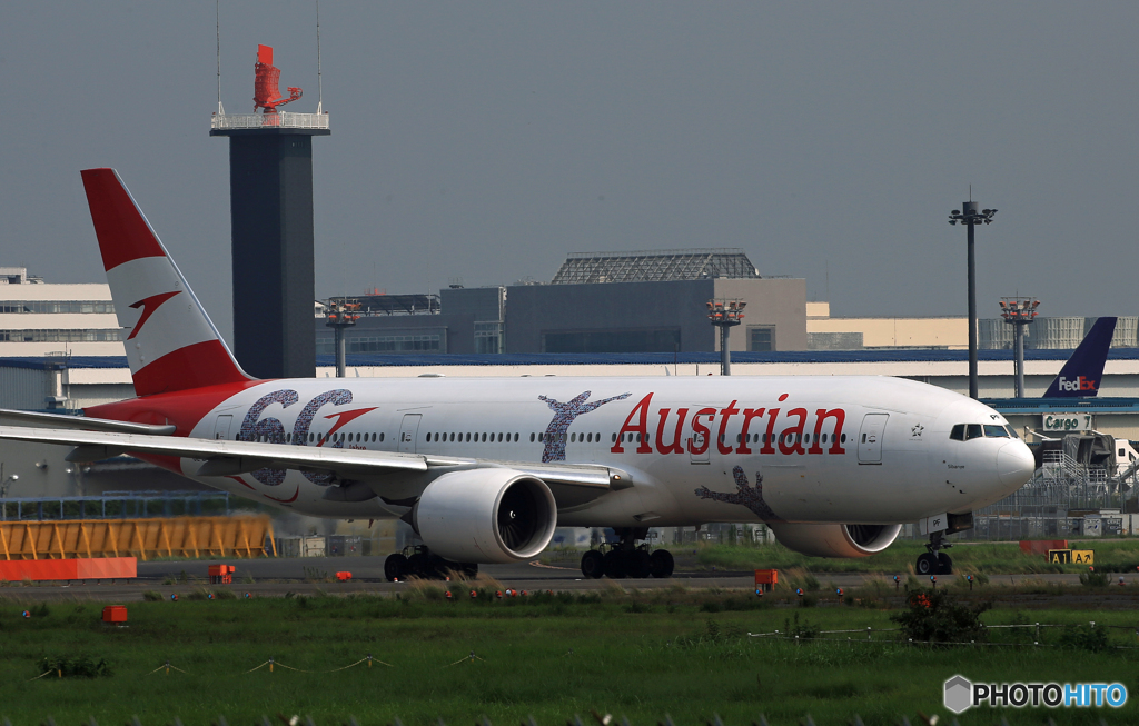 「そらー」Austrian *60 777-2Q8 OE-LPF 出発です