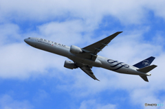 「群青色」Air France 777-328 飛び立ち