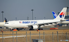 「青い日」 malaysia Kargo  離陸です