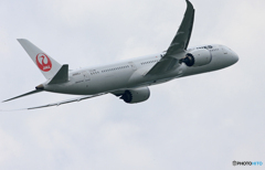 「くもり」JAL 787-9  JA865J Takeoff