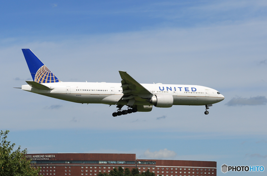 「あおぞら」 UNITED 777-224 N76010 到着です