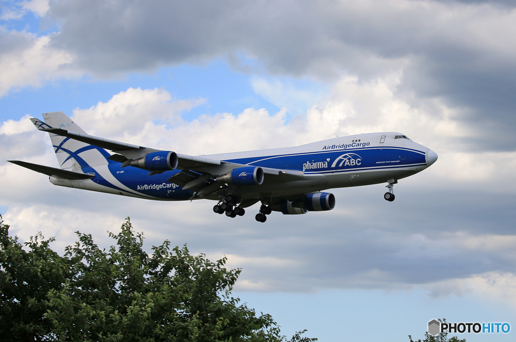 「良い天気」 Air Bridge Cargo747-400 着陸
