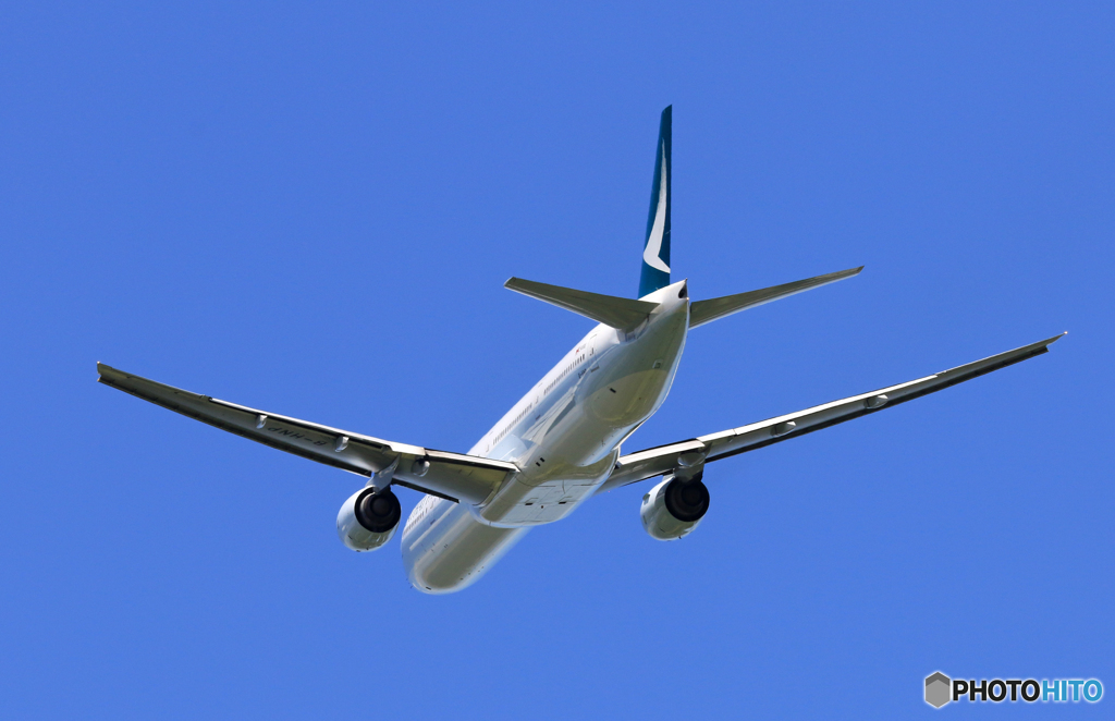  「晴れ」 CATHAY 777-367 B-HNP 飛び立ちです