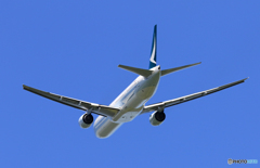  「晴れ」 CATHAY 777-367 B-HNP 飛び立ちです