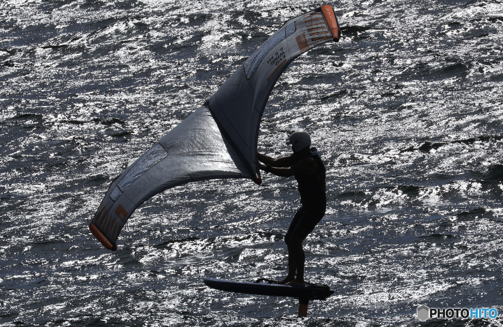 「淡い海」銀色の世界