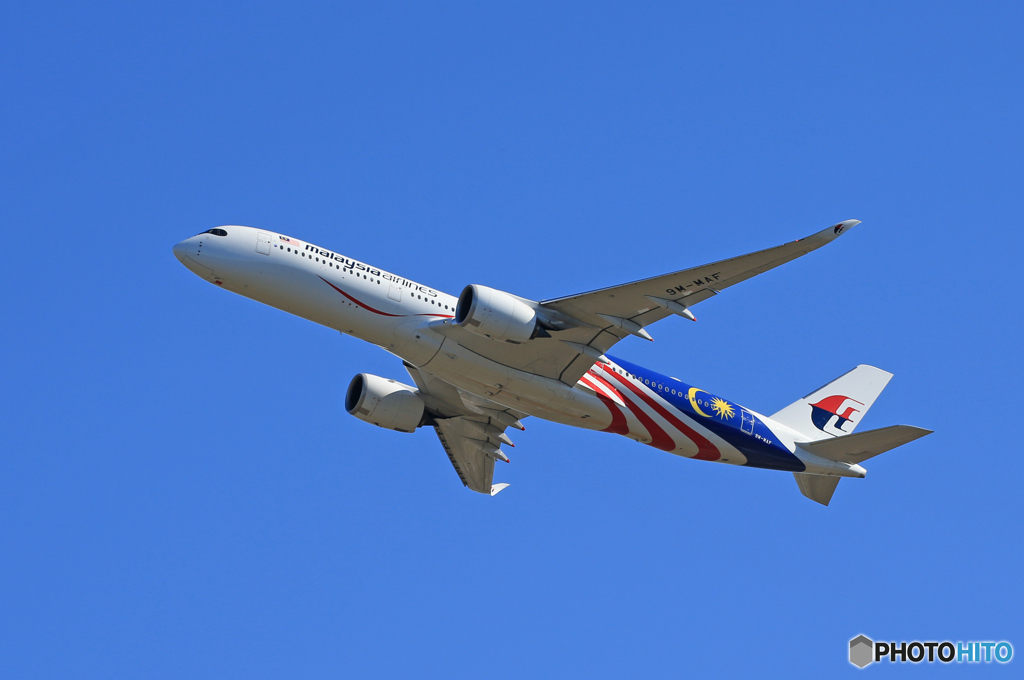 「蒼空」 Malaysia A350-941 9M-MAF 飛ぶ