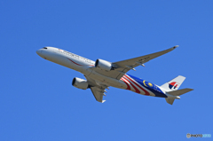 「蒼空」 Malaysia A350-941 9M-MAF 飛ぶ