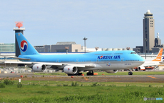 「青が大好き」 KOREAN 747-8 HL7637 出発です