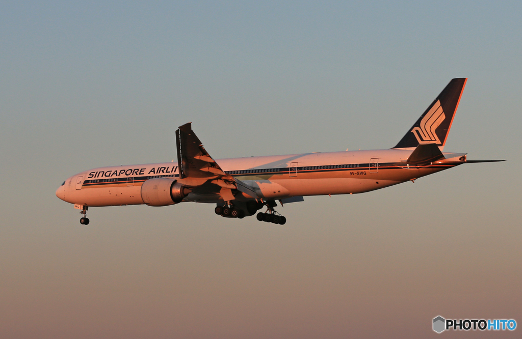 「空色」 Singapore 777-312 9V-SWG Landing