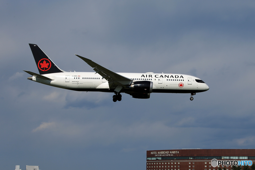 「青色が好き」Air Canada 787-8 C-GHPQ  Landing