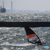 「すかい」東京湾の大型船とウインドサーフィン・荒波