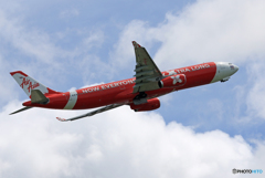 「良い雲」 Air Asia A330-343 HS-XTE 飛び立ちです