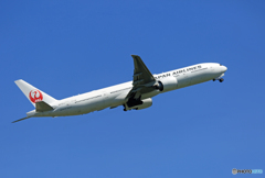 「青色が好き」 JAL 777-346 JA737J Takeoff 