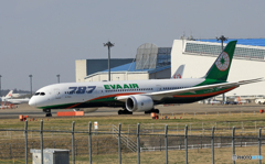 「SKY」 EVA 787-9 B-17882 出発です