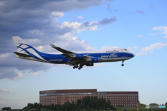 「SKY」 Air Bridge Cargo 747  Landing