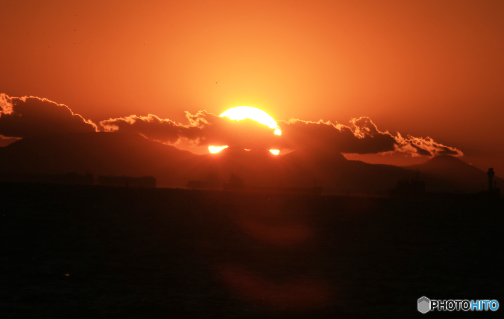 東京湾の雲とサンセット 