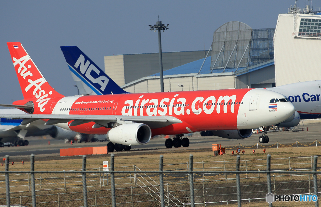 「青色」 Air Asia A330 HS-XTJ 飛ぶ