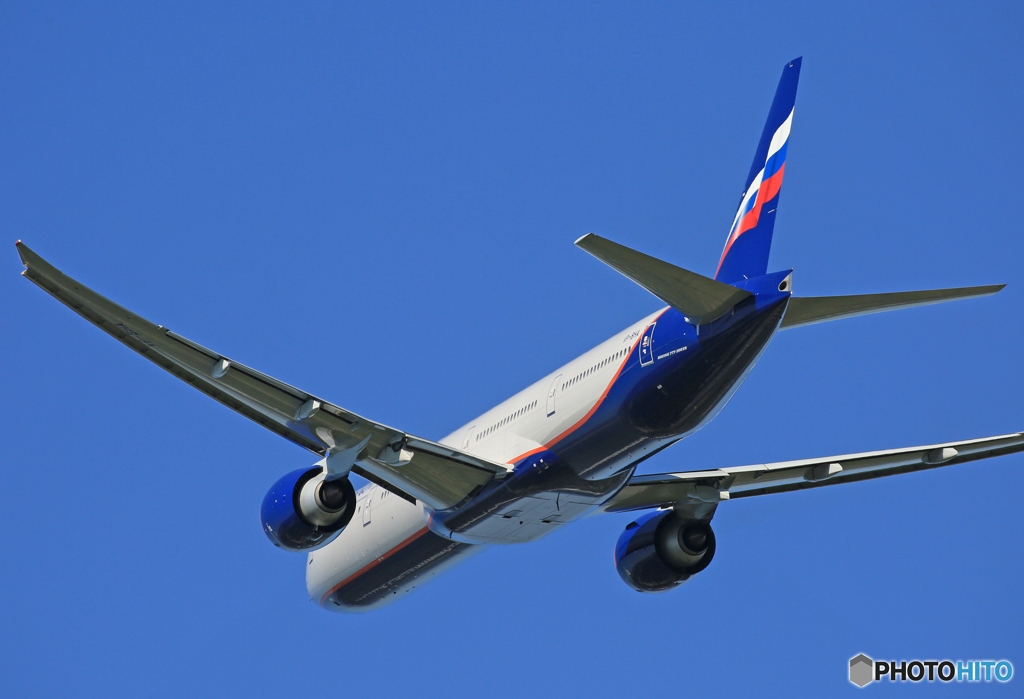 「真青の空」 Aeroflot A330-343 VP-BHA 離陸