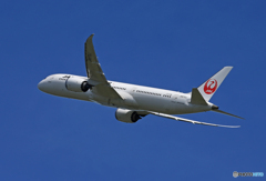 「晴れ」JAL 787-8 JA870J 離陸します