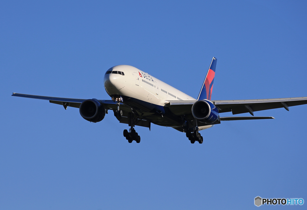 「すかい」デルタ　777-200 N864DA 着陸します