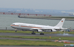 「曇り」　✈ドイツは・✈空軍機で来た～　Landing