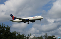 「青い空」が一番 DELTA A350-941 N1780DZ A到着