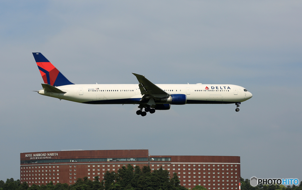「ぶるー」 DELTA 767-432 N825MH 到着です