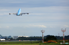 「青い日」 KOREAN 747-8 HL7637 離陸