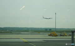 「霧の都」✈ (1210-1)　ウイーン空港の到着便 ✈