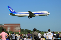 「ぶるー」　ANA 767-381 JA615A 来たー